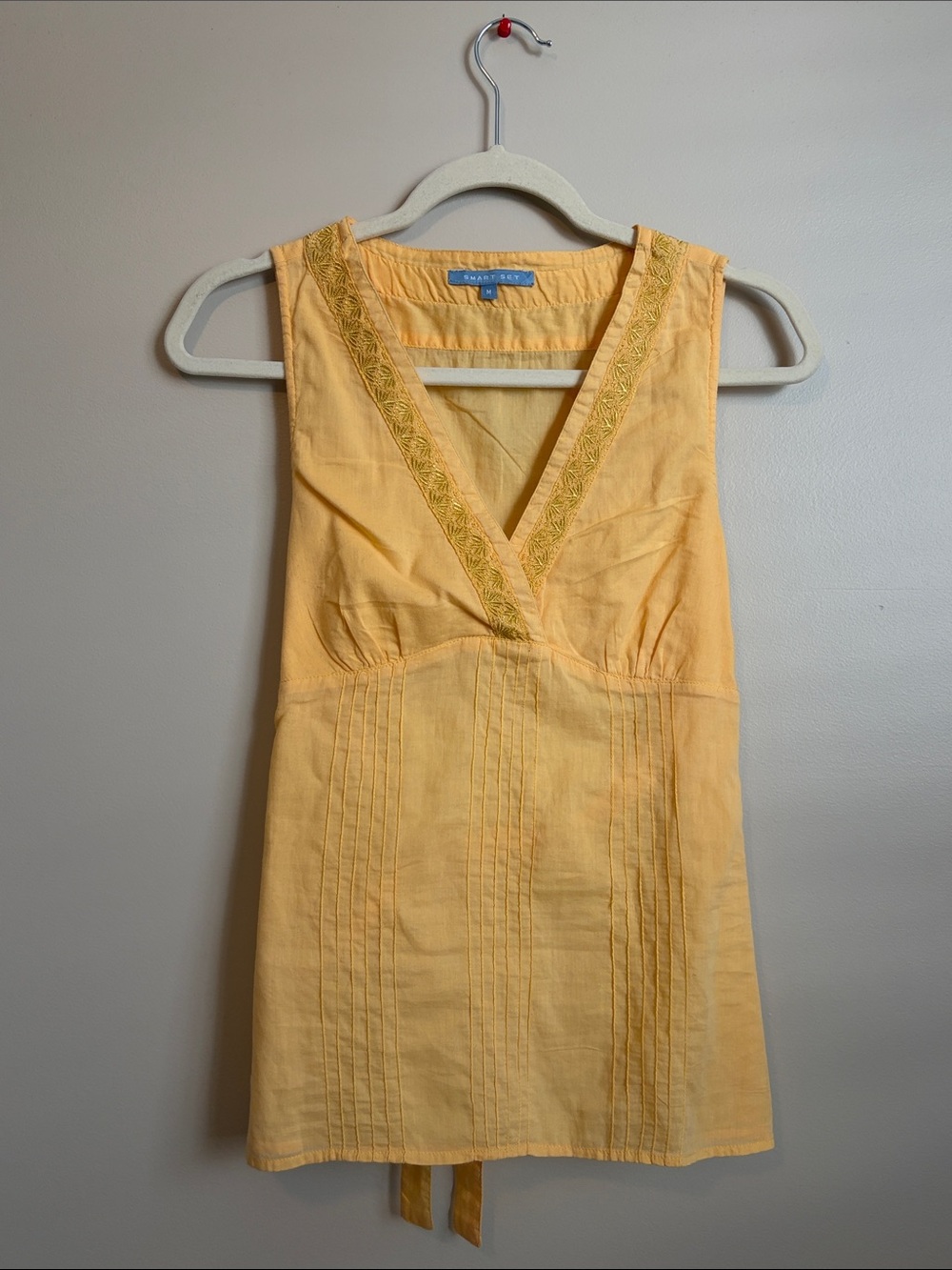 Smart Set 100% Cotton Pale Yellow Sleeveless V-Neck Top